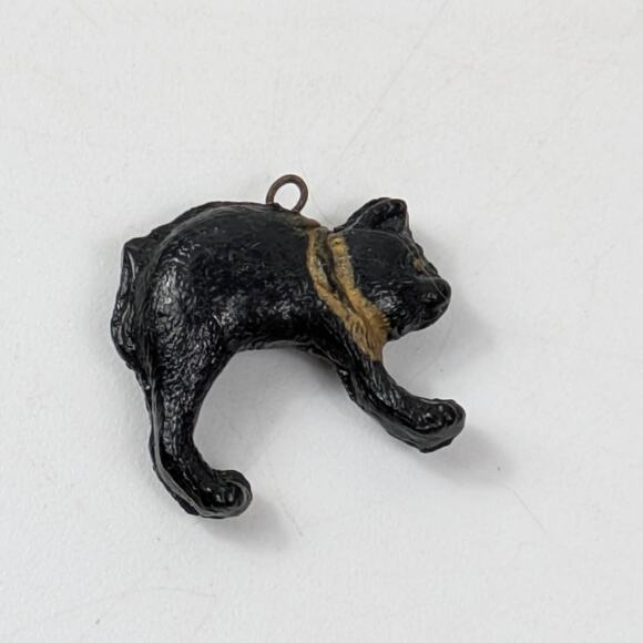 Vtg Japan Black Cat Charm Celluloid Halloween Collar Detail 0.75" Cracker Jack - Picture 4 of 4